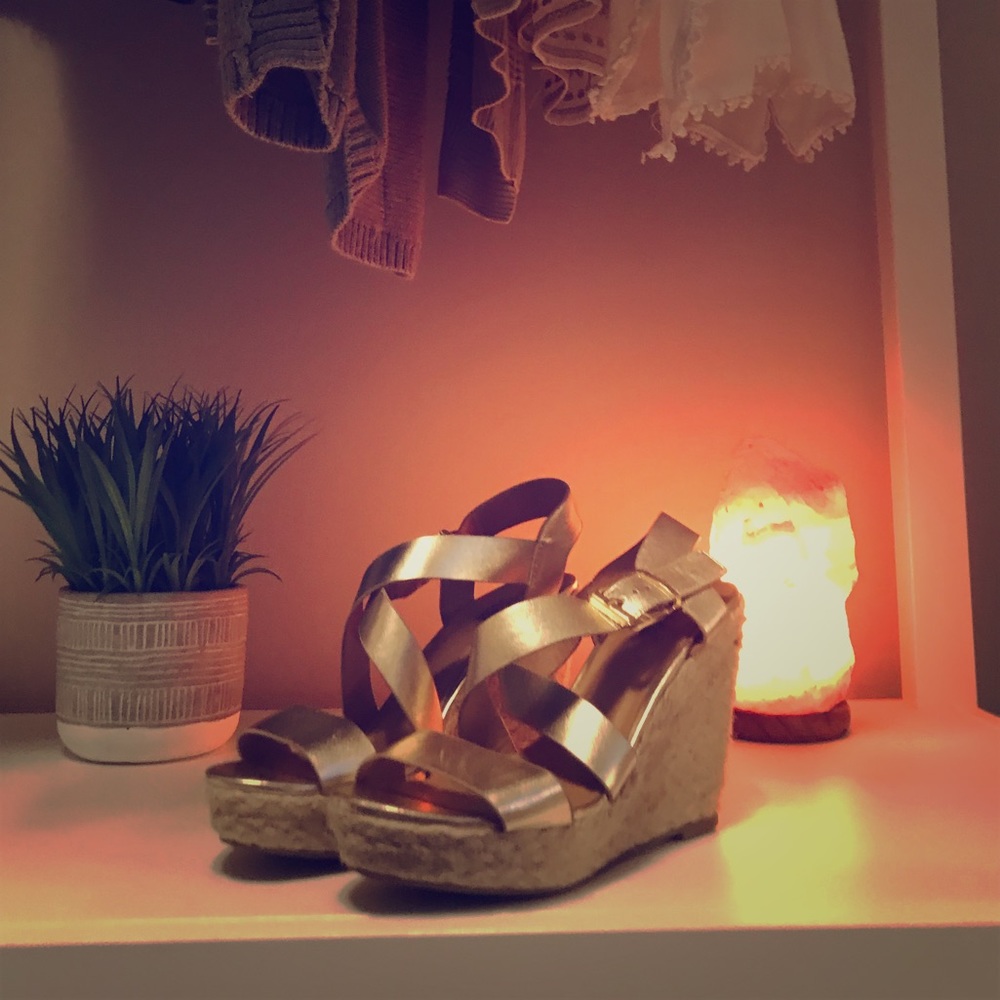 GOLD WEDGES